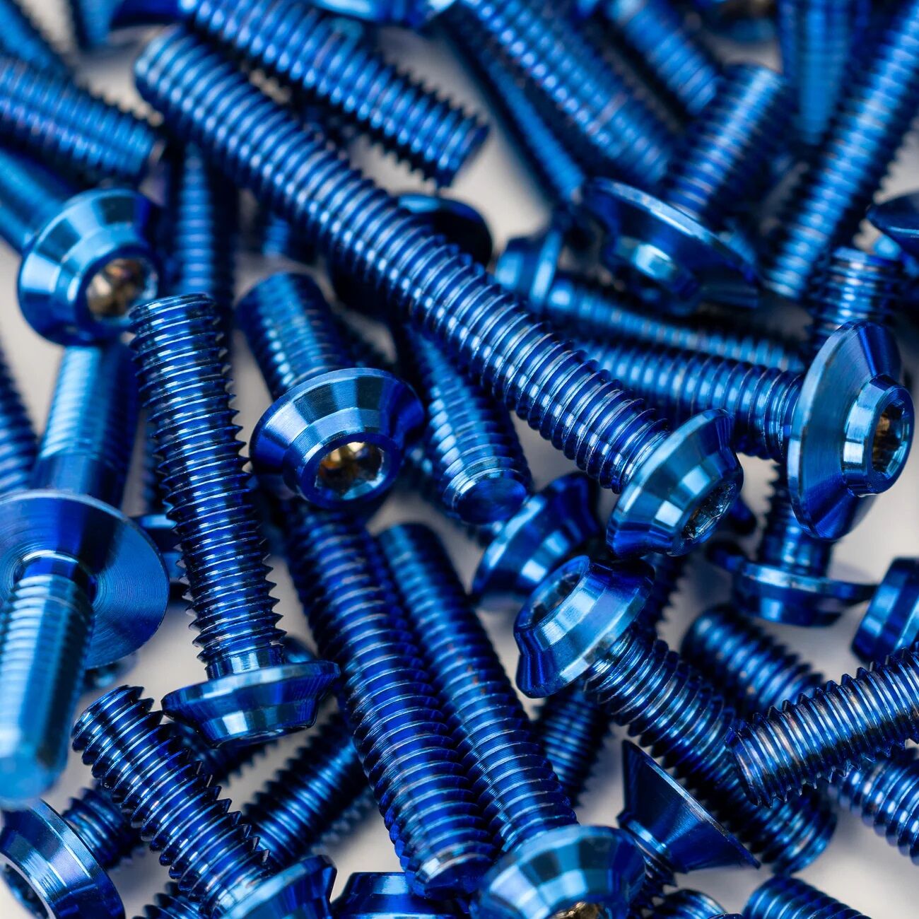 1up Racing Pro Duty Upper Titanium Screw Set for Team Associated TC8 - Blue (68)